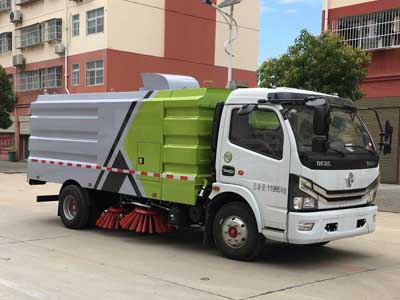 東風多利卡掃路車