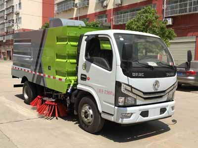 東風小多利卡掃路車